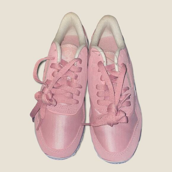 Reebok Shoes - NWT Reebok Womens Classic Sneakers 1Y3501 Sz 6
